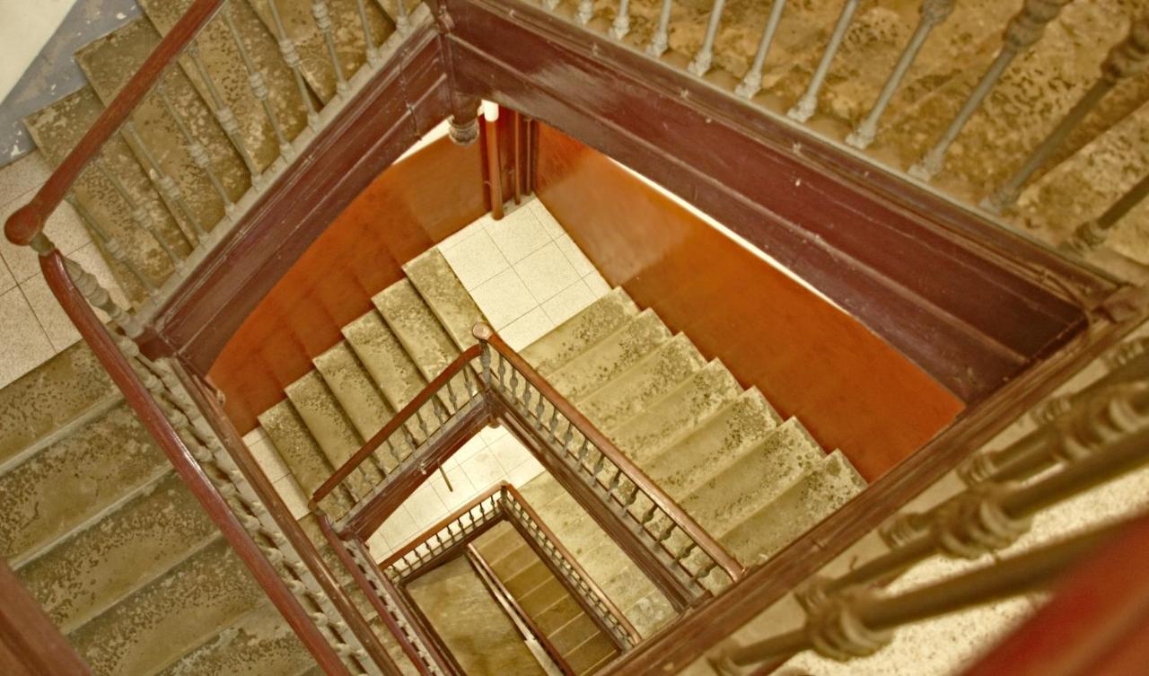 Hostal Dragonflybcn Barcelona Exterior photo